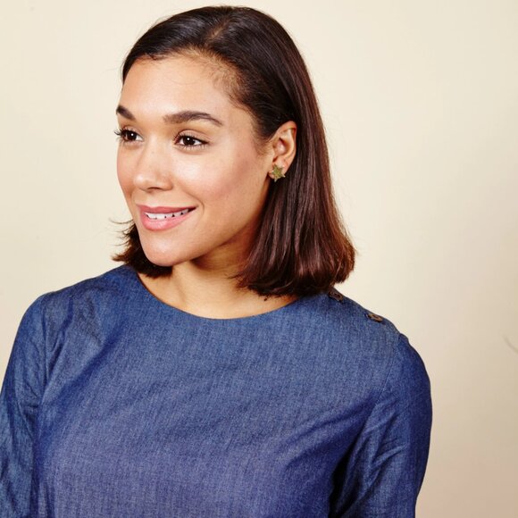 Handmade Hammered Star Stud Earrings - Picture 3 of 3